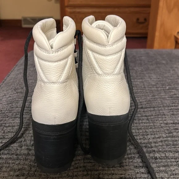NWOT white leather booties! - Picture 3 of 5